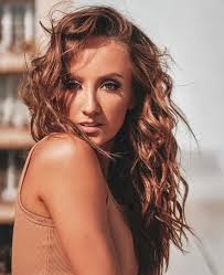 blonde or brunette? 😋