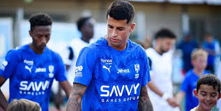 Al Hilal marca posição por Cancelo nas negociações com Barcelona