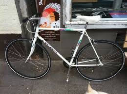 Peugeot Rennrad Weiss Lila Berlin Kotti Radpropaganda Peugeot Rennrad Rennrad Peugeot