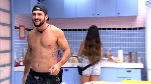 Em 2014, lançou seu primeiro álbum foco, força e fé. Bbb21 Juliette Tenta Convencer Arthur A Descolorir O Cabelo E Brinca Projota Que Mandou Metropolitana Fm