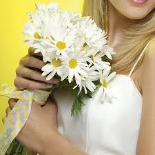 Wedding bouquets 17 piece silk flower bridal bouquet yellow royal white daisy. Bridesmaid S Bouquets Daisies Are So Simple Yet So Lovely Daisy Bridesmaid Bouquet Bridesmaid Bouquet Daisy Bouquet