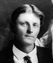 Arthur Carlson's Instagram, Twitter & Facebook