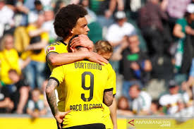 Axel witsel is a 31 year old belgian footballer. Axel Witsel Dan Emre Can Bakal Absen Di Liga Jerman