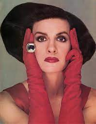 Paloma picasso by paloma picasso is a chypre floral fragrance for women. Fragrance Entrepreneur Paloma Picasso