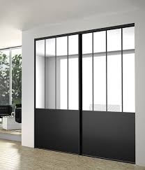 Dans le style atelier, la porte verrière offre un caractère certain à un salon, une chambre, un bureau ou une cuisine et permet d'exposer ses plus beaux objets déco. Porte De Placard City Porte De Placard Coulissante Sur Mesure Ykario