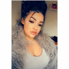 Rhianna Richards's Instagram, Twitter & Facebook