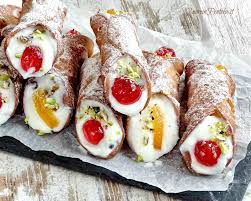 Un packaging che fa venire l'acquolina in bocca, che aderisce al marchio e si rivolge al target. Cannoli Siciliani Ricetta Originale E Trucchi Il Cuore In Pentola