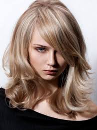 Pin By Fco Vquez On Hair Color Beige Blonde Hair Blonde Hair With Highlights Long Blonde Curly Hair