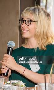 193 Elizabeth Owens Photos & High Res Pictures