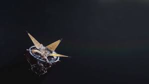 One of them is a screenshot, the other two show a spaceship and part of the interface. Starfield Screenshot Leak Soll Bethesdas Weltraum Spiel Zeigen