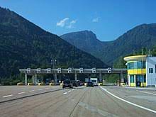 Der karawankentunnel zwischen rosenbach und dem slowenischen jesenice wird seit acht monaten saniert. Karawankentunnel Autobahn Wikipedia