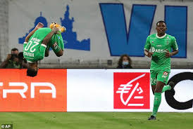 Puel, taking charge of his 600th match in the. Marseille 0 2 Saint Etienne Claude Puel S Side Reclaim Top Spot In Ligue 1 Aktuelle Boulevard Nachrichten Und Fotogalerien Zu Stars Sternchen