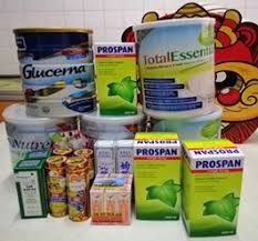 Ratusan warga setempat yang percaya bahwa kereta berdiri kokoh di atas rel langsung memanjat ke atas gerbong supaya tidak tersapu gelombang. Utar News Awards