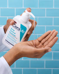 Acne Control Cleanser removes dirt and excess oil, gently exfoliates, and penetrates clogged pores to help prevent new acne breakouts 🫧 How to use: 1️⃣ Wet face, then work a dime-size amount