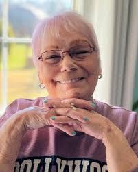 Shannon Perdue's Instagram, Twitter & Facebook