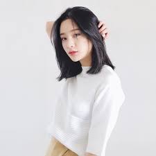 Sehingga akan membuat wajah kamu terlihat lebih seimbang. Pin Oleh Roselyne Roselyne Di Hairstyle Gaya Rambut Pendek Anak Perempuan Ide Gaya Rambut Gaya Rambut Pendek