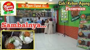 Ya, sambal geprek ini identik dengan rasa sedap dan pedas yang cocok dipadukan dengan berbagai lauk yang telah digoreng seperti ayam, tempe, tahu, lele, dan berbagai jenis lauk lainnya. Ayam Geprek Sa I Cab Kebun Agung Pasuruan Youtube