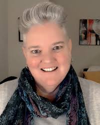 Tara Farrell's Instagram, Twitter & Facebook