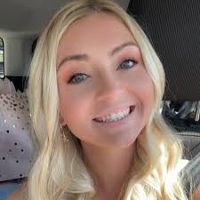 Ruthie Russo's Instagram, Twitter & Facebook