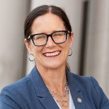 Karen Rommel's Instagram, Twitter & Facebook