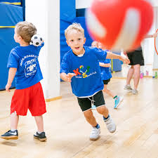Sucht euch einfach zwei bis drei tage pro woche aus und legt gemeinsam los. Sport Furs Kinderzimmer Bewegung Zu Hause Himbeer