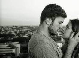 A protagonista da novela da sic 'nazaré', que se mostra fã incondicional dos temas de kley, conheceu o artista no verão. David Carreira E Carolina Loureiro Entre A Ficcao E A Realidade Movenoticias