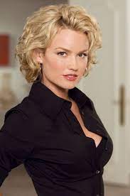 Google Image Result For Http Www Aaa Fashion Com Wp Content Uploads 2009 07 2 Fine Curly Hair Short Curly Hairstyles For Women Curly Hair Pictures