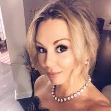 Sara Mcleod's Instagram, Twitter & Facebook