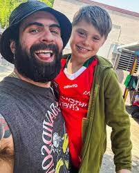 Brett David's Instagram, Twitter & Facebook