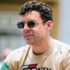 Dean Ryder's Instagram, Twitter & Facebook