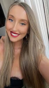 Rebecca Rees's Instagram, Twitter & Facebook