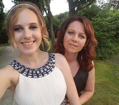 Jetzt abstimmen: Mutter und Tochter als Gesichter für Woman's Day