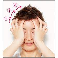 整形級 丸 い顔が 小田切ヒロさん流マッサージで リアル小顔に大変身 三好さやか ビューティニュース voce ヴォーチェ 美容雑誌 voce 公式サイト 顔 顔 ダイエット くびれ エクササイズ