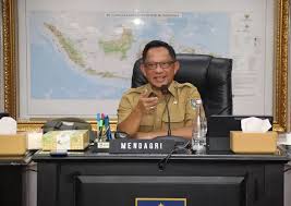 Mendagri Terbitkan Surat Edaran Larang Kepala Daerah ke Luar Negeri hingga  15 Januari 2026 - Akurat