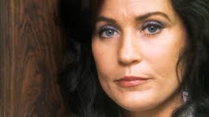 Loretta Lynn, Country Music Star and Symbol of Rural Resilience, Dies at 90 