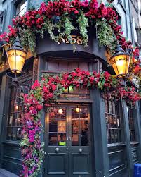 Walked Around Coventgardenldn Today And It Was Freezing But Seeing Mrfoggsgb Always Makes Me Stop And Take A Covent Garden London Lunch Covent Garden London