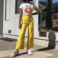90 Fashion Black And Yellow Graphic Tee Pin By Nadine Ch On Let S Go Shopping Aesthetic Clothes Fashion Inspo Outfits Fashion