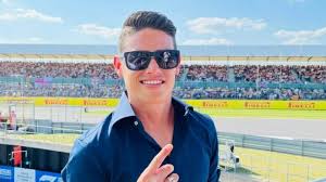 Tras el inicio del mundial de f1 previsto en austria el 5 de julio con dos carreras, la caravana de la fórmula 1 tendría que poner rumbo a gran bretaña para la celebración de otras dos pruebas, como en austria sin publico. Axvqah Wpcem
