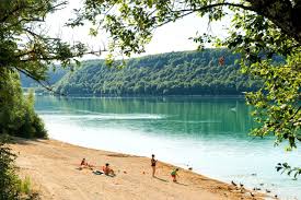 10 Prachtig Gelegen Campings In De Jura Tips Voor Je Vakantie In Frankrijk Vakantie Vakanties Eropuit