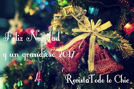 Este tipo de contenido puede convertirse en una ventana para compartir la navidad en los chats, y animar la celebración desde la distancia, por ejemplo, con un concurso navideño para ver quién. Editorial Saludo Navideno Revista Todo Lo Chic Revista Todo Lo Chic