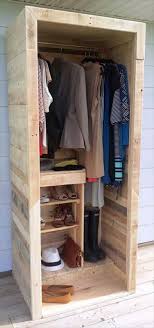 22 Diy Ideen Wie Man Garderobe Aus Paletten Selber Bauen Kann 2019 Meuble Rangement Meubles En Bois De Palettes Projets En Bois De Palette