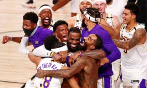 The los angeles lakers were dealt a major blow on sunday when superstar forward anthony davis went down with. Los Angeles Lakers Derrota O Miami Heat E Conquista Titulo Da Nba Agencia Brasil