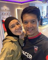 Dhini Aminarti dan Dimas Seto Selalu Mesra Meski 16 Thn Menikah, Intip 7  Momennya