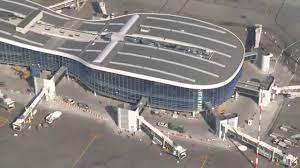 Jun 11, 2021 · imagini cu fundașul lui lazio la otopeni articol scris de digi sport 11.06.2021, 12:10. Aeroportul Henri Coanda Terminalul Finger Wmv 16x9 Youtube