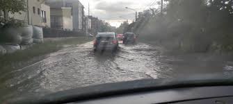 Zona clujului se află sub avertizare de furtuni, valabilă până marți noaptea pentru mai. Imagini Horror Din Clujul Anului 2021 Furtuna A FÄƒcut Ravagii In Cartierele Borhanci È™i Andrei MureÈ™anu