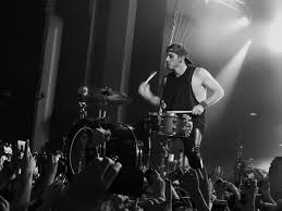 Twenty one pilots (often stylized as twenty one pilots or twenty øne piløts) is an american musical duo that originates from columbus, ohio. Twenty One Pilots Wins Guinness World Record For Longest Music Video