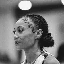 If you're not spreading smiles while doing what you love, what are you even  doing ? 🤭💋💃🏽🏀 #lifesabucket #africa #love #mjiceyythehooper #mjiceyy  #keepgoing #loveandbasketball #spreadyou #barefoothooper #prettylilhooper  #keepbelieving #fibaaccw ...