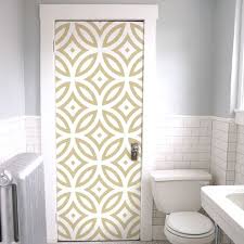 Decorer Ou Personnaliser Une Porte Un Placard Ou Un Mur N A Jamais Ete Aussi Simple Avec Le Stic Decorer Porte De Placard Stickers Porte Placard Placard Blanc