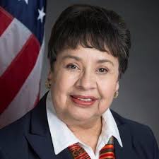 Lily Limón (@limonfor7)