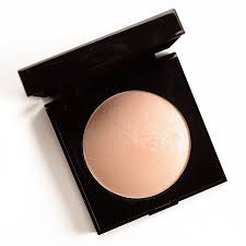 Laura Mercier Matte Radiance Baked Powder Highlight In 01 Laura Mercier Highlight 01 Matte Radiance Baked Powder Compact Highlighter Review Swatches With Images Best Highlighter Oily Skin Mask For Oily Skin